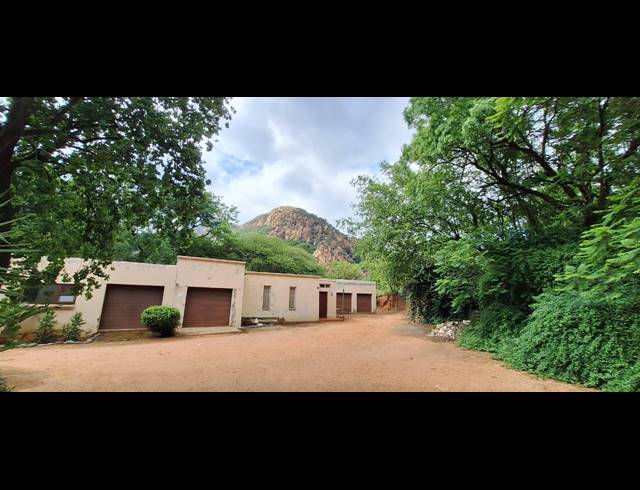 8.50HA SMALLHOLDING FOR SALE IN RUSTENBURG RURAL